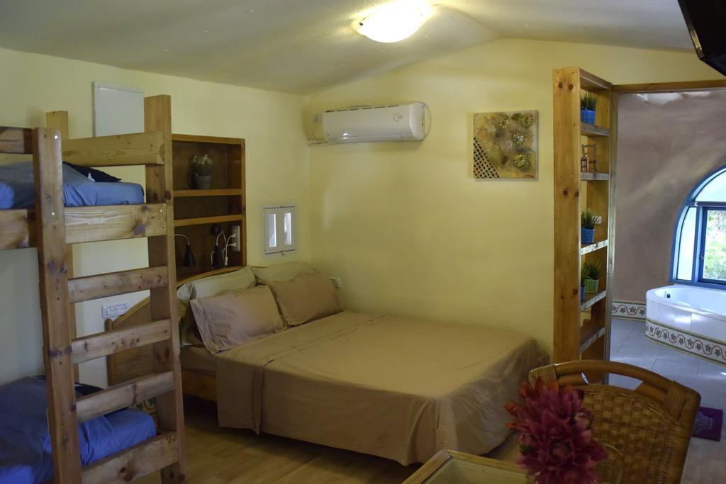 Bed and Breakfast Dutch Farm Israel Sede Zevi Екстер'єр фото